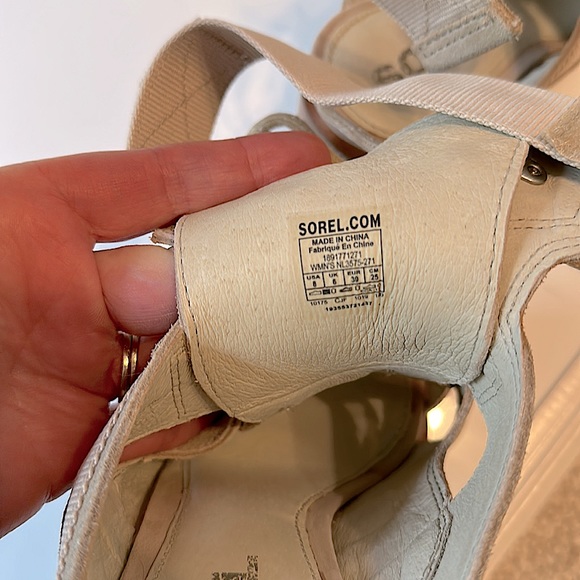 SOREL lace up sandal excellent condition. Worn once.  Size 8 - Picture 7 of 7
